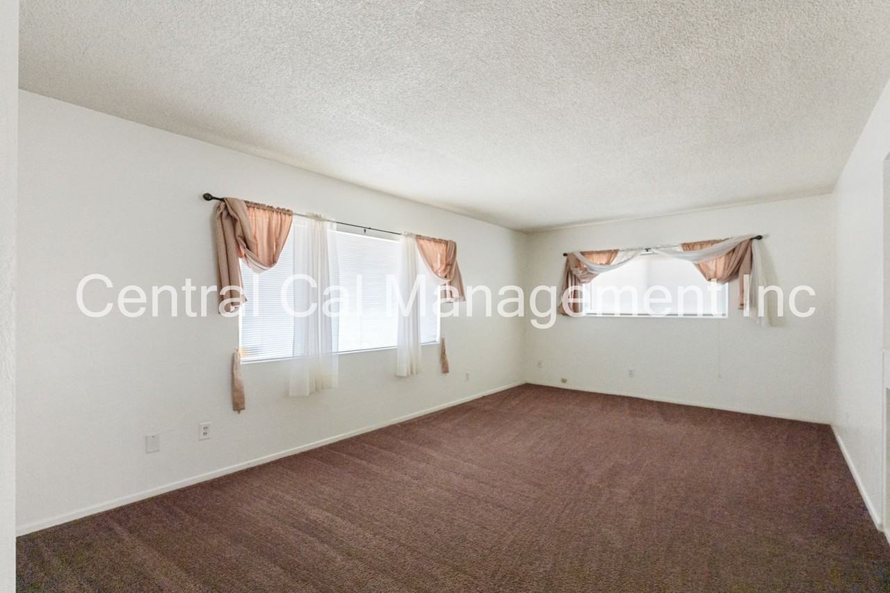 5201 College Ave - Photo 3 of 23