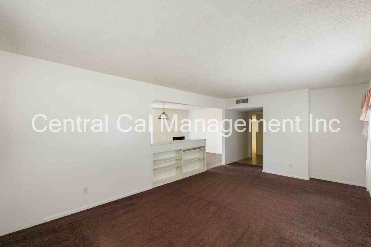 5201 College Ave - Photo 5 of 23