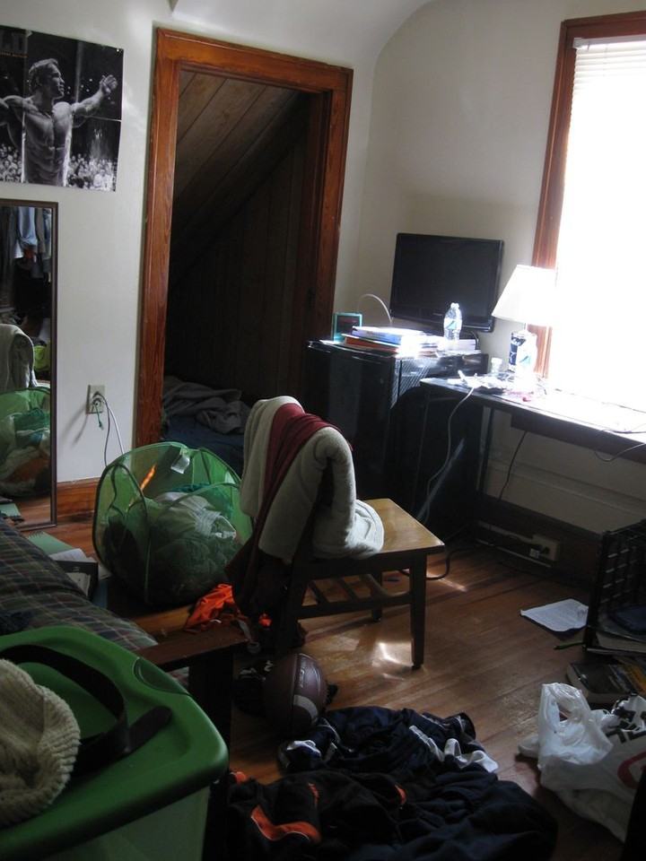 520 Holmes St - Photo 3 of 10