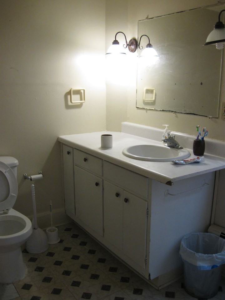 520 Holmes St - Photo 6 of 10
