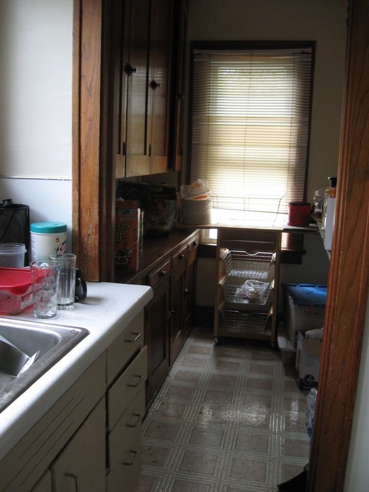 520 Holmes St - Photo 7 of 10