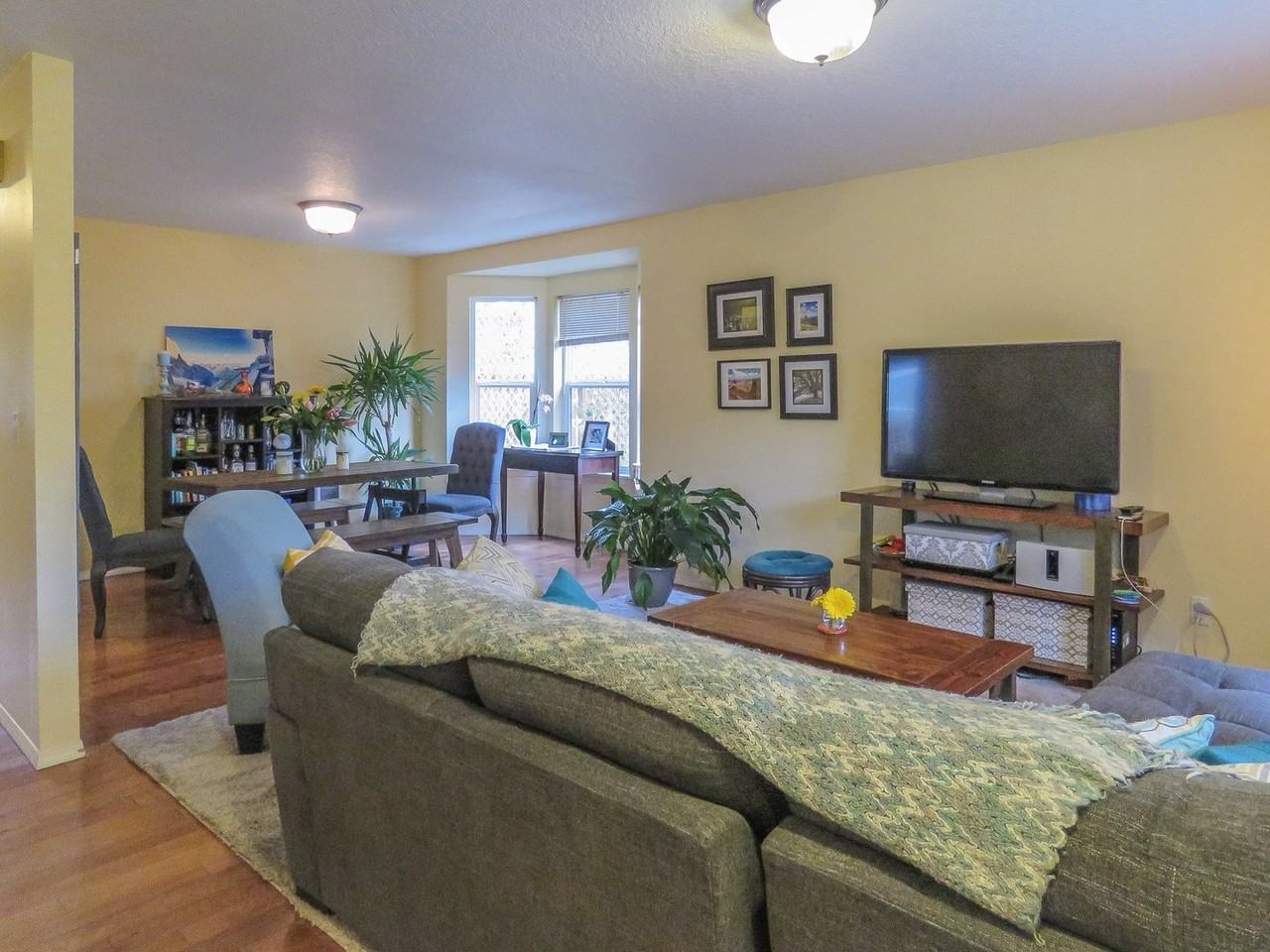 4638 N Haight Ave - Photo 3 of 21