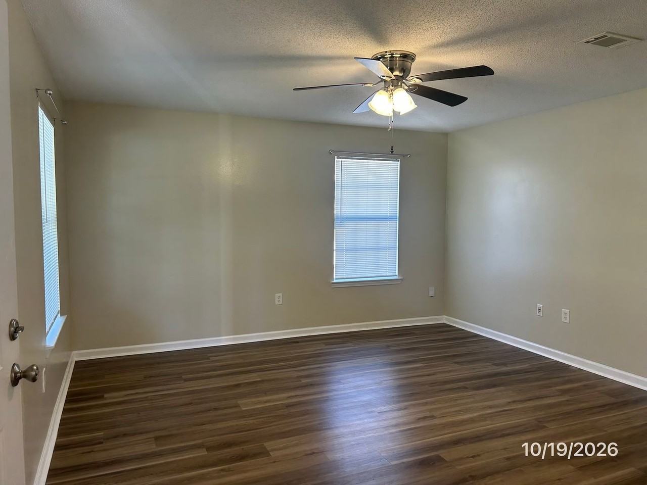 1720 45th Ave - Photo 2 of 11