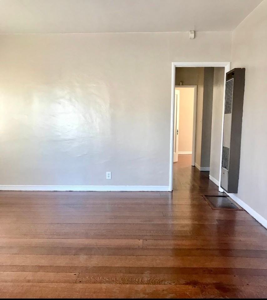 2520 77th Ave - Photo 2 of 8