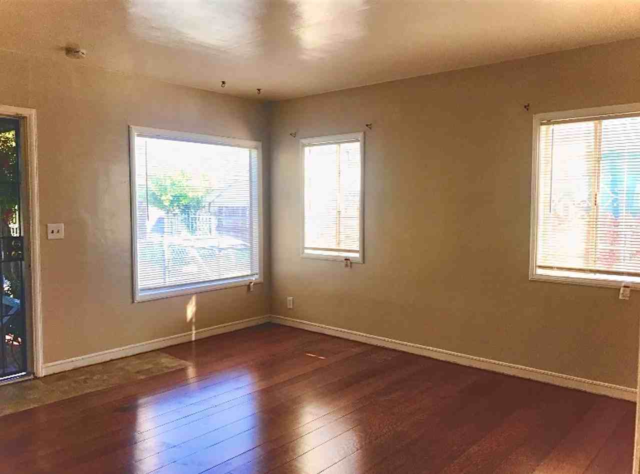 2520 77th Ave - Photo 3 of 8