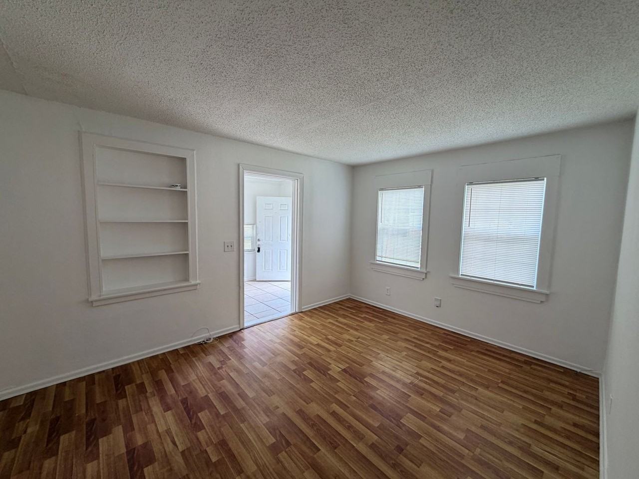 8174 Paul Jones Dr - Photo 3 of 15