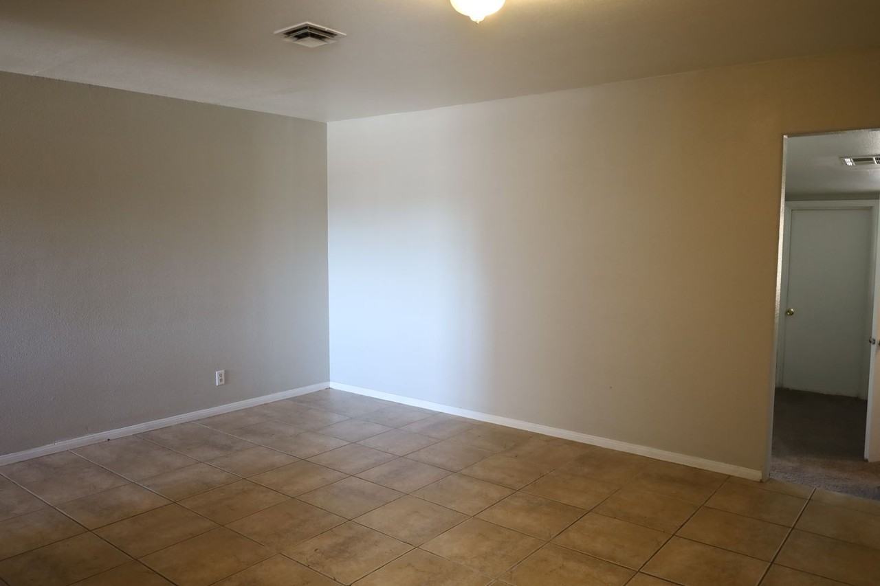 1005 Hazard Ave - Photo 4 of 18