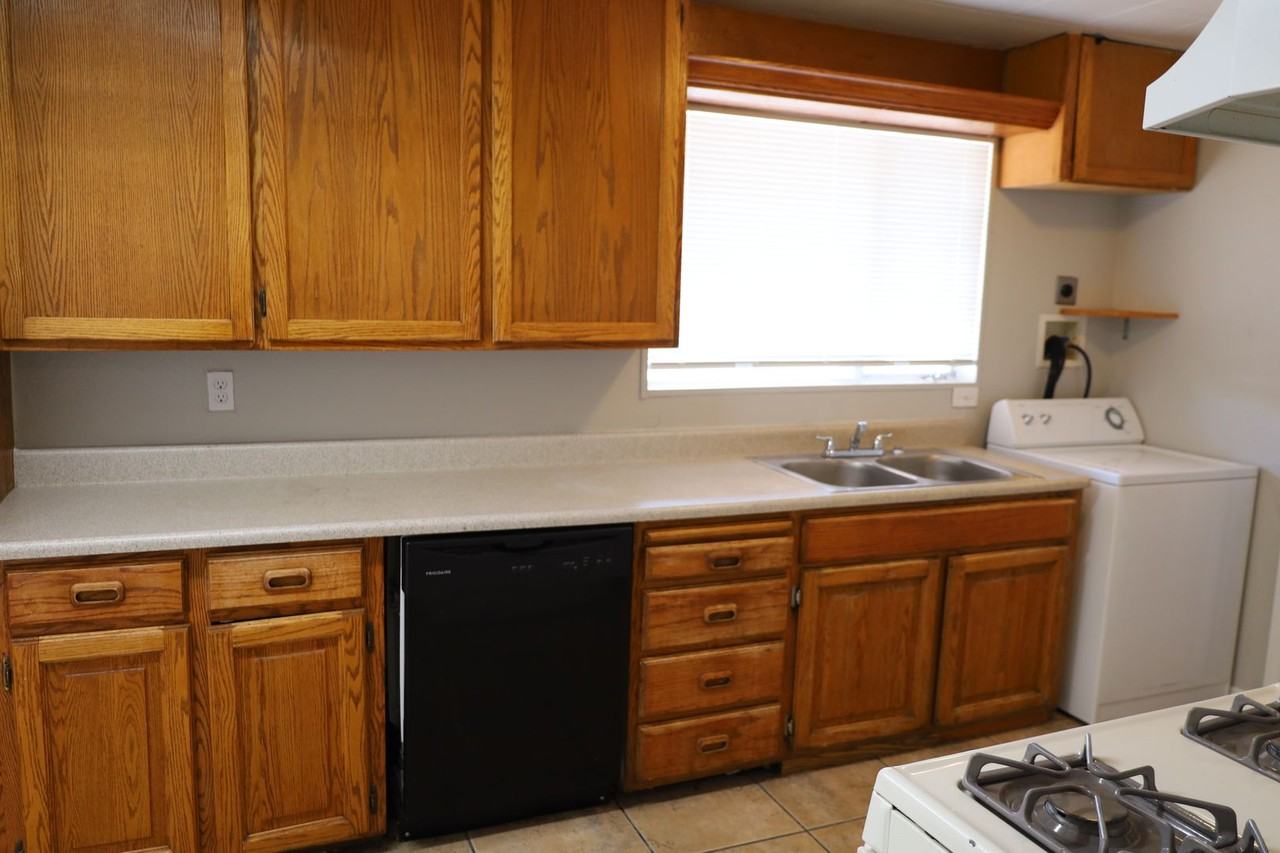 1005 Hazard Ave - Photo 6 of 18