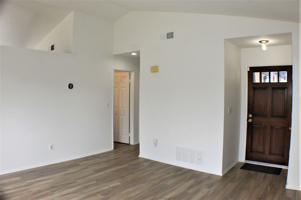 24328 Kurt Ct - Photo 3 of 23