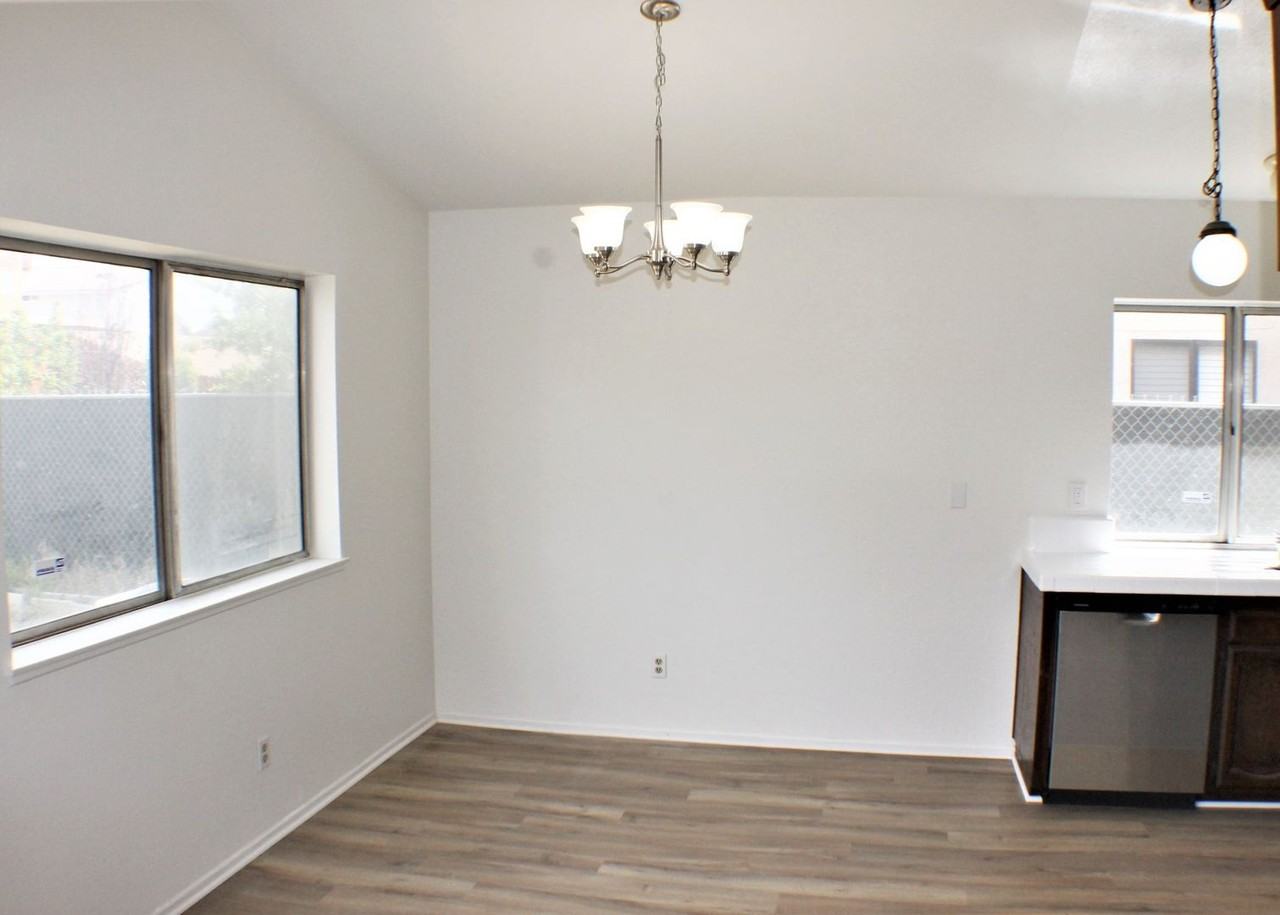 24328 Kurt Ct - Photo 7 of 23