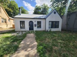 featured image of 403 E 32nd St