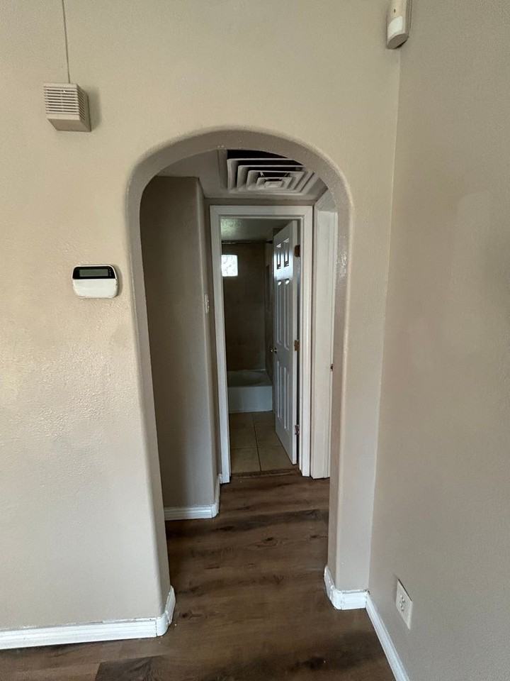 418 Cornell Dr Se - Photo 5 of 21