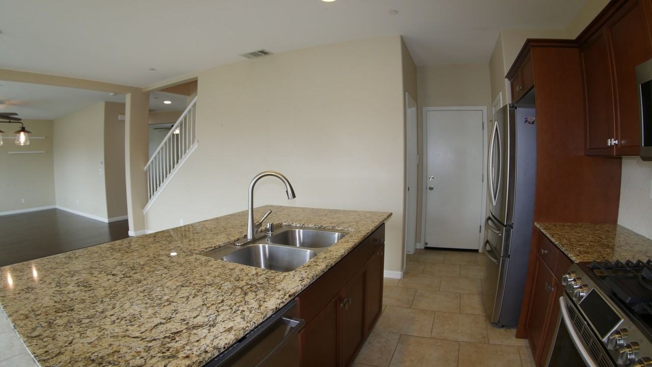 2373 Ranier Way - Photo 5 of 20