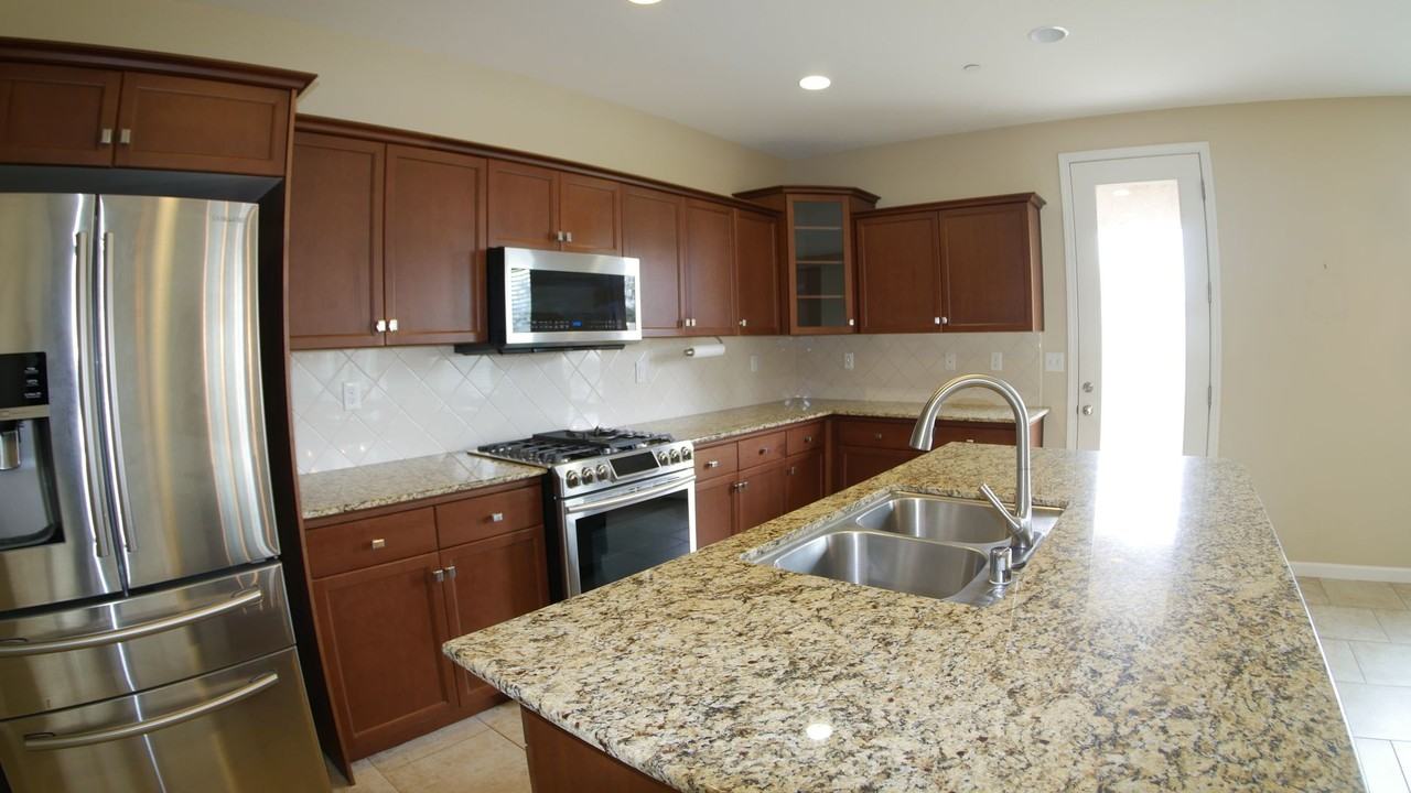 2373 Ranier Way - Photo 7 of 20