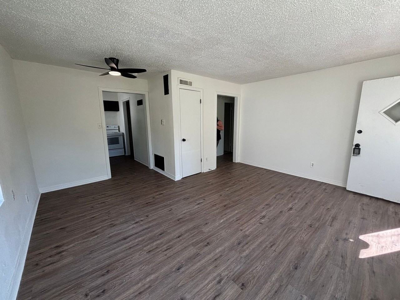 1520 N Minnesota Ave - Photo 2 of 9
