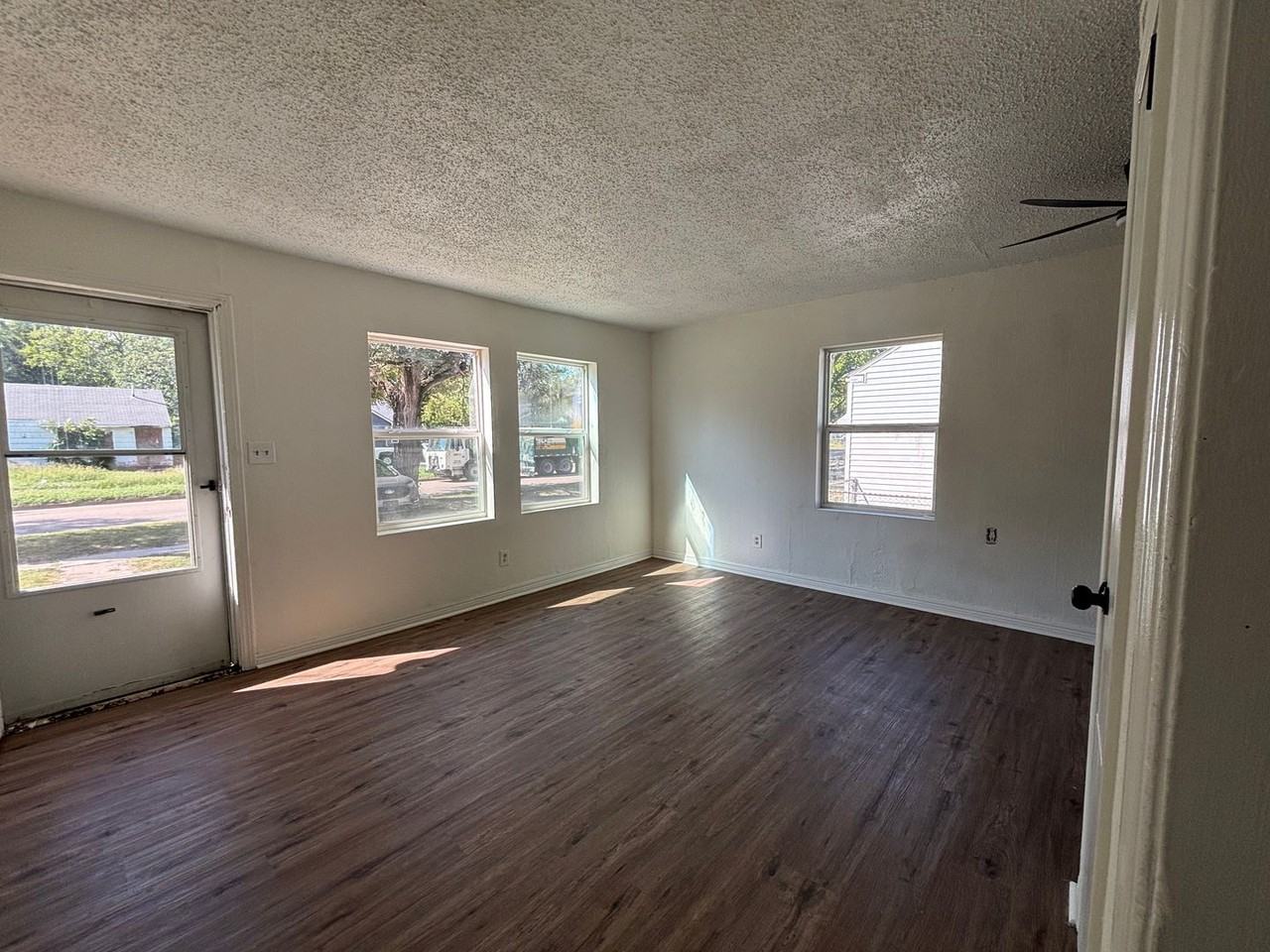 1520 N Minnesota Ave - Photo 4 of 9