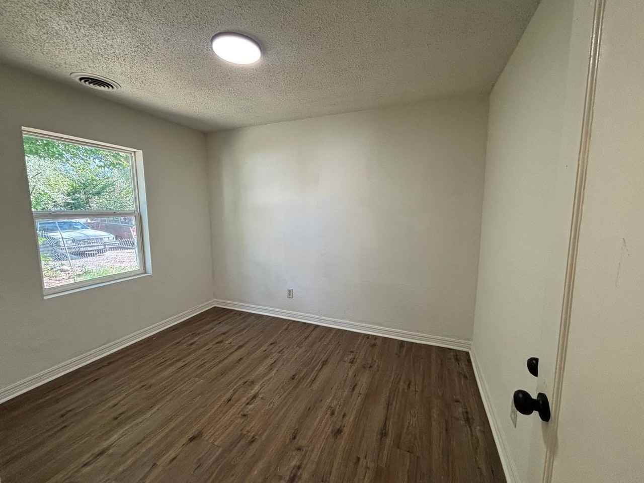 1520 N Minnesota Ave - Photo 5 of 9