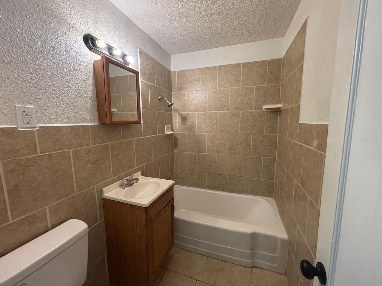 1520 N Minnesota Ave - Photo 6 of 9