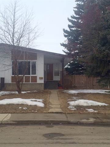 3802 47 St - Photo 2 of 4