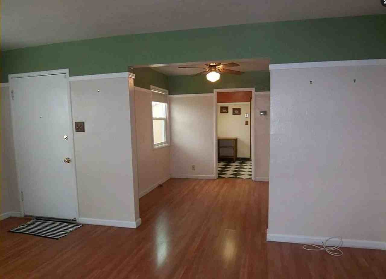 2423 Clare St - Photo 4 of 9
