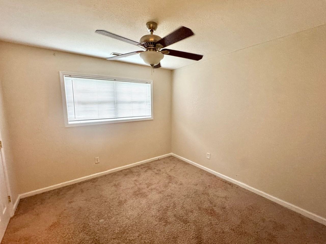 2932 Doris Ave - Photo 5 of 14