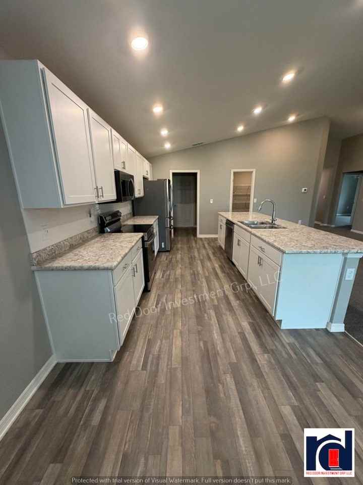 2595 San Marco Way - Photo 3 of 34