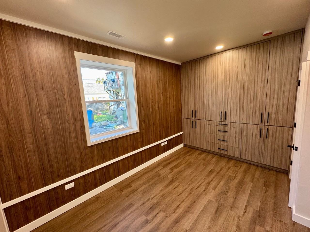 5767 N 39th St - Photo 6 of 16