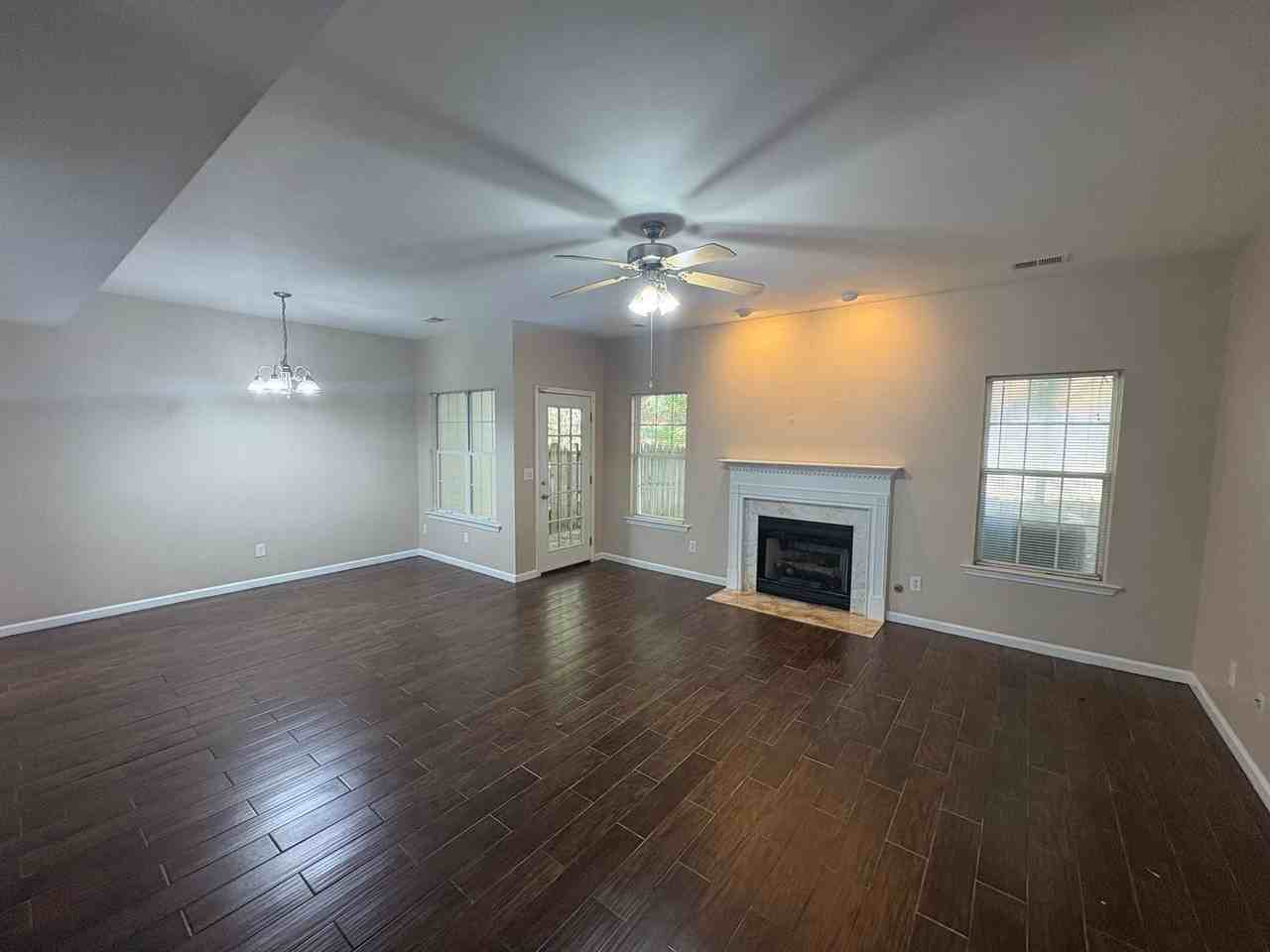 127 Frances Ln - Photo 3 of 29