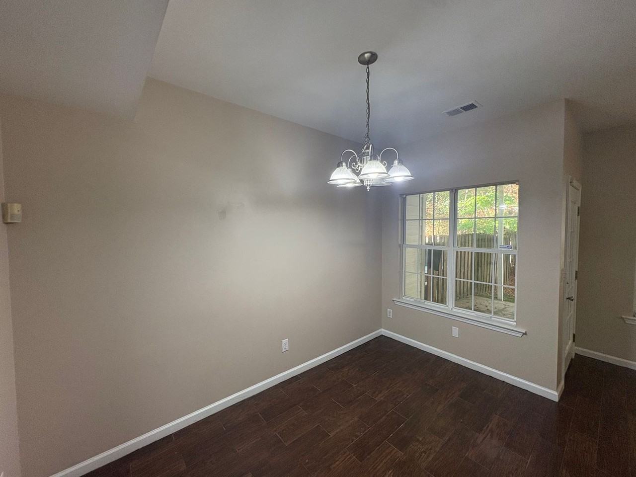127 Frances Ln - Photo 4 of 29