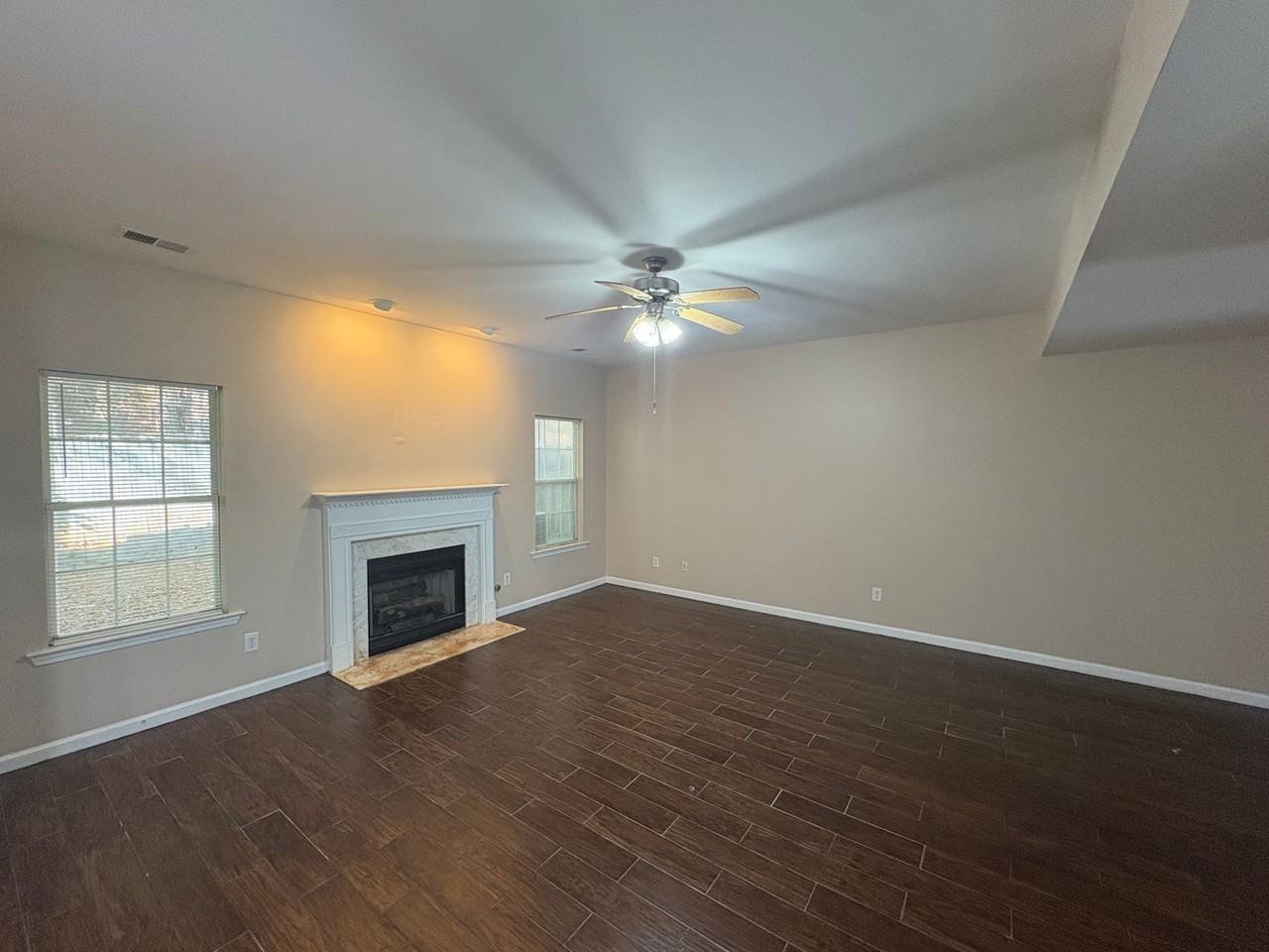 127 Frances Ln - Photo 5 of 29
