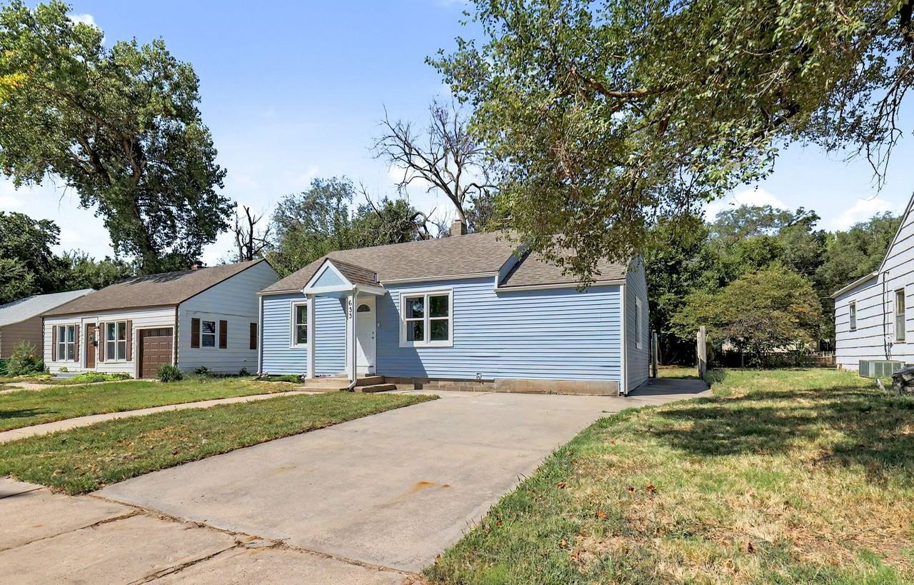 633 N Ridgewood Dr - Photo 5 of 37