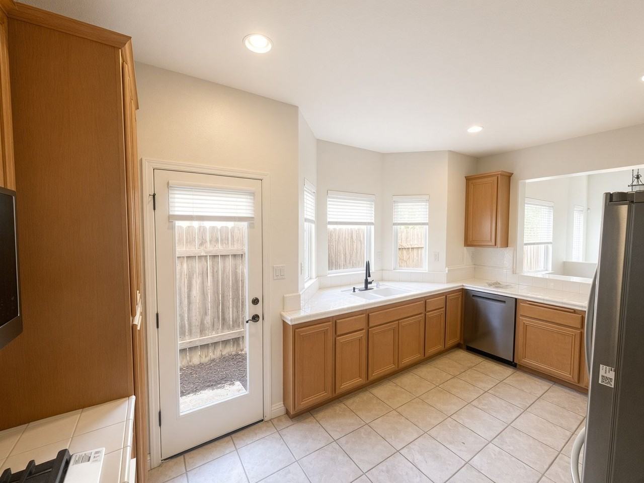 2714 Niverth Pl - Photo 4 of 16