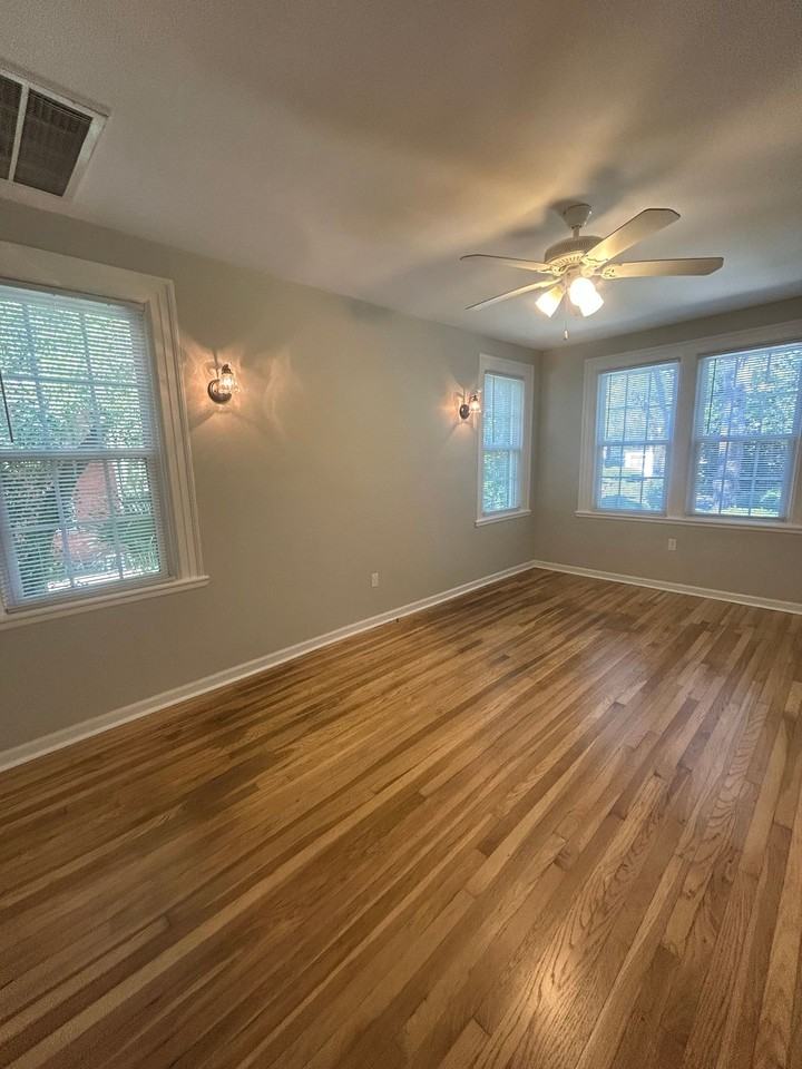 703 East 41st Street - Photo 3 of 12