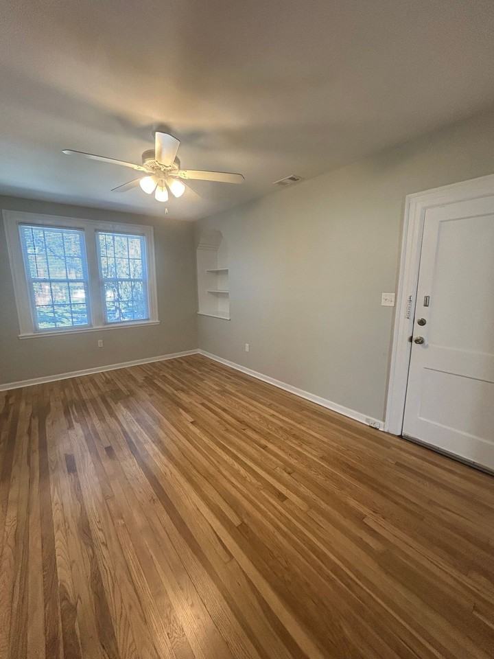 703 East 41st Street - Photo 4 of 12