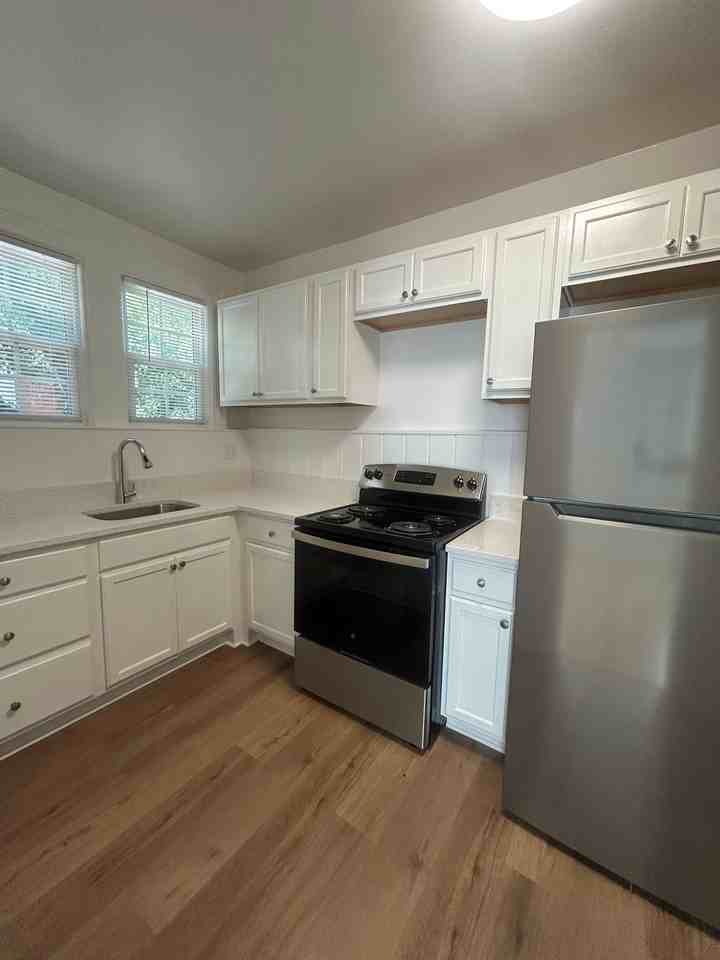 703 East 41st Street - Photo 7 of 12