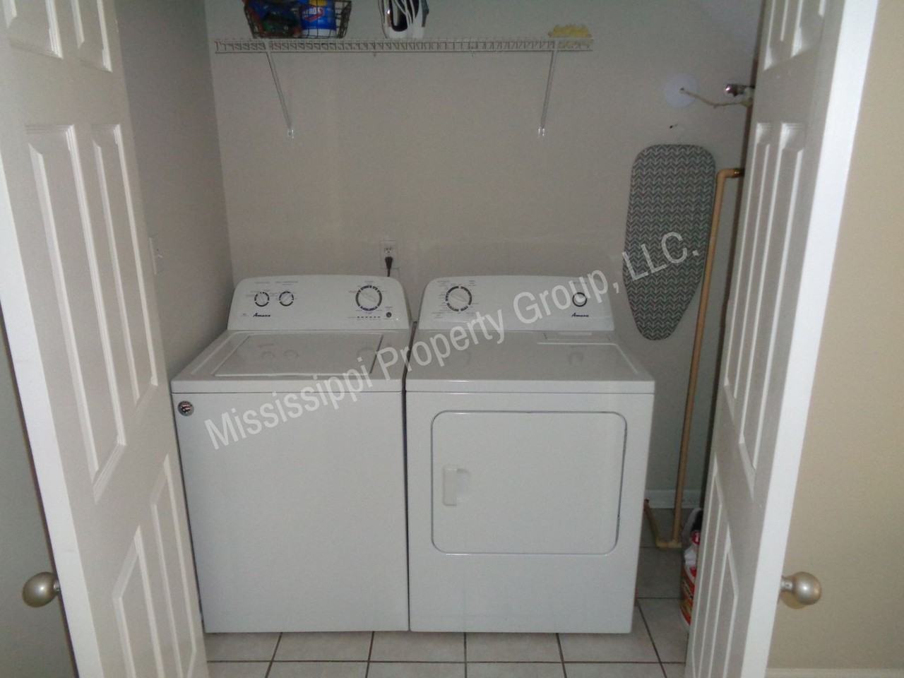 1602 Jackson Ave W #103 - Photo 5 of 21