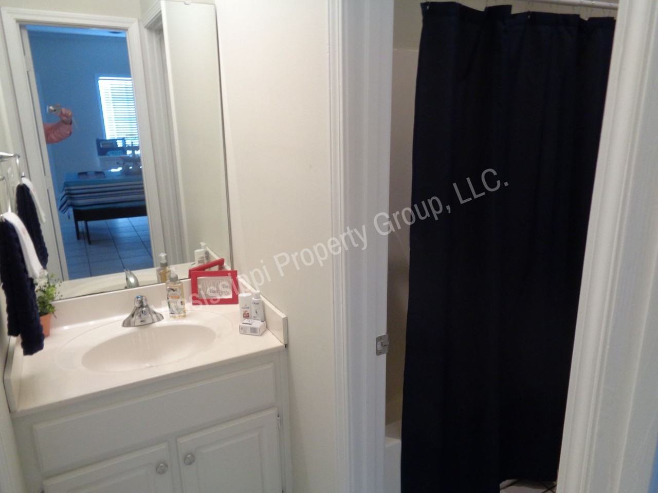 1602 Jackson Ave W #103 - Photo 6 of 21