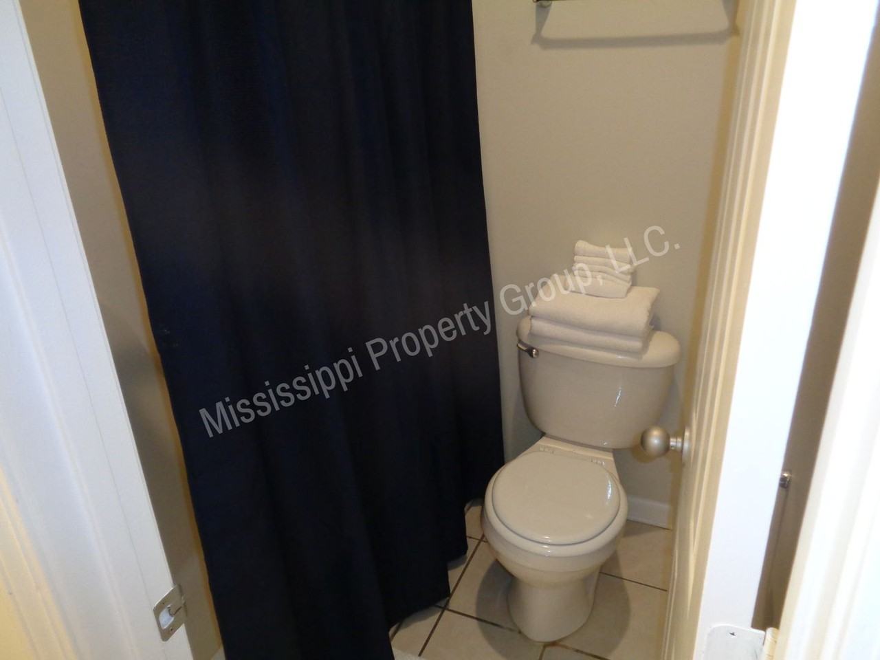 1602 Jackson Ave W #103 - Photo 7 of 21