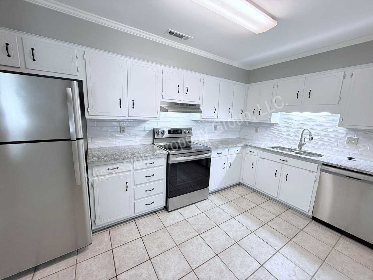 1005 Turtle Creek Blvd - Photo 5 of 21