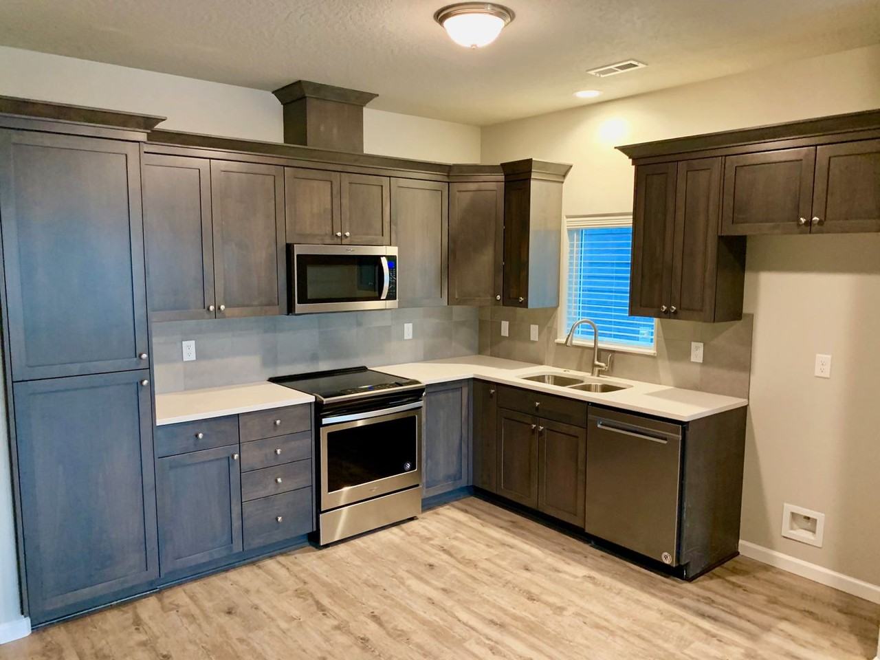 833 Water Ave Ne - Photo 2 of 12