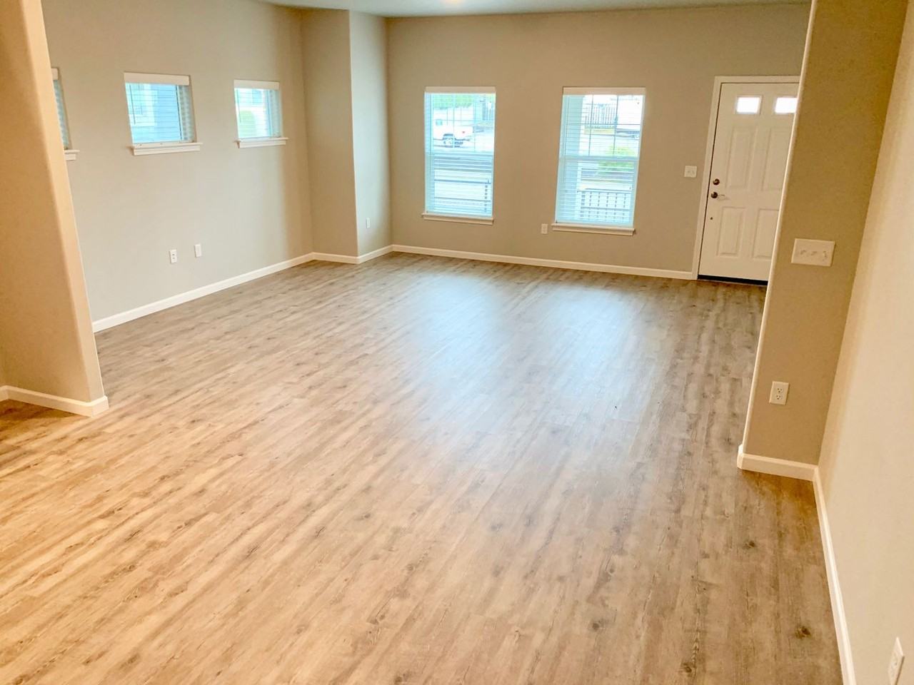 833 Water Ave Ne - Photo 5 of 12