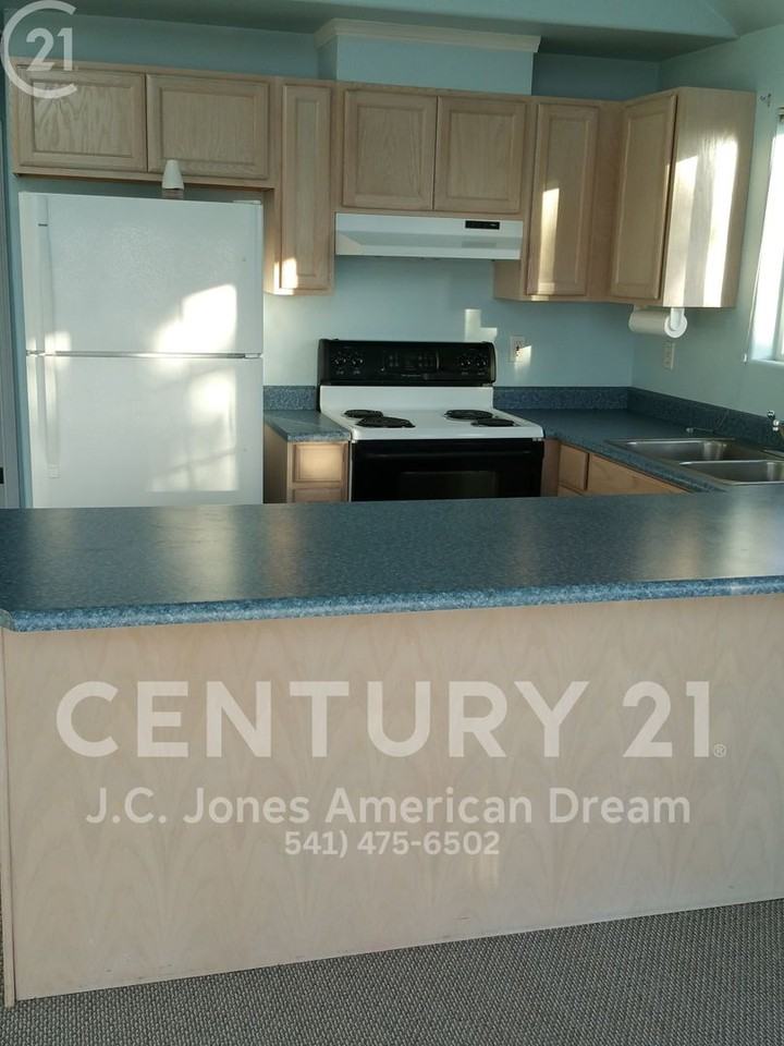 243 Hill Top Dr - Photo 3 of 8