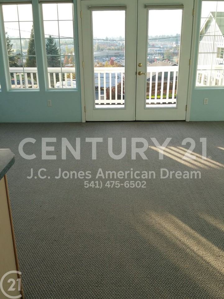 243 Hill Top Dr - Photo 5 of 8