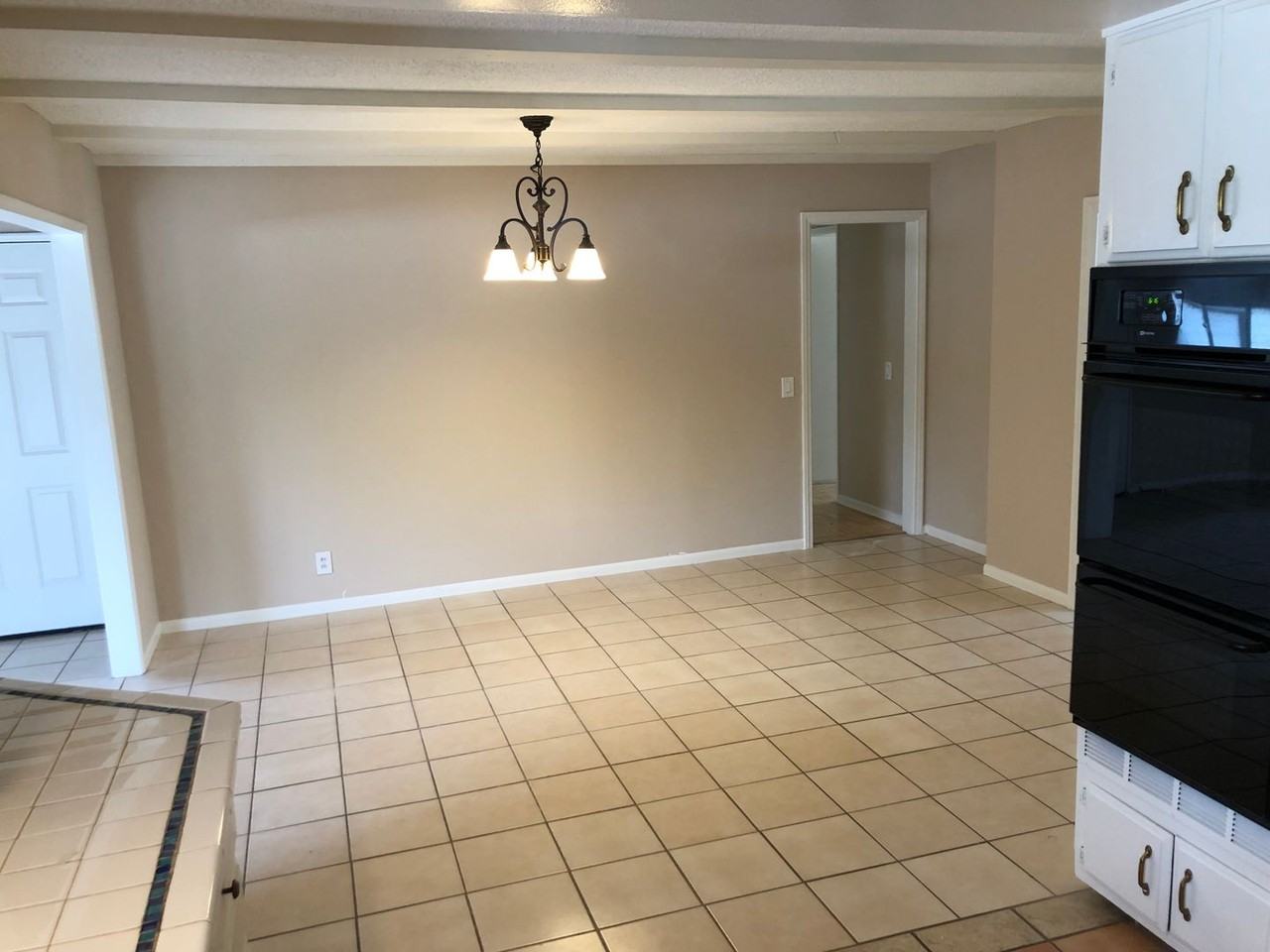 207 E Woodstock Ave - Photo 5 of 24