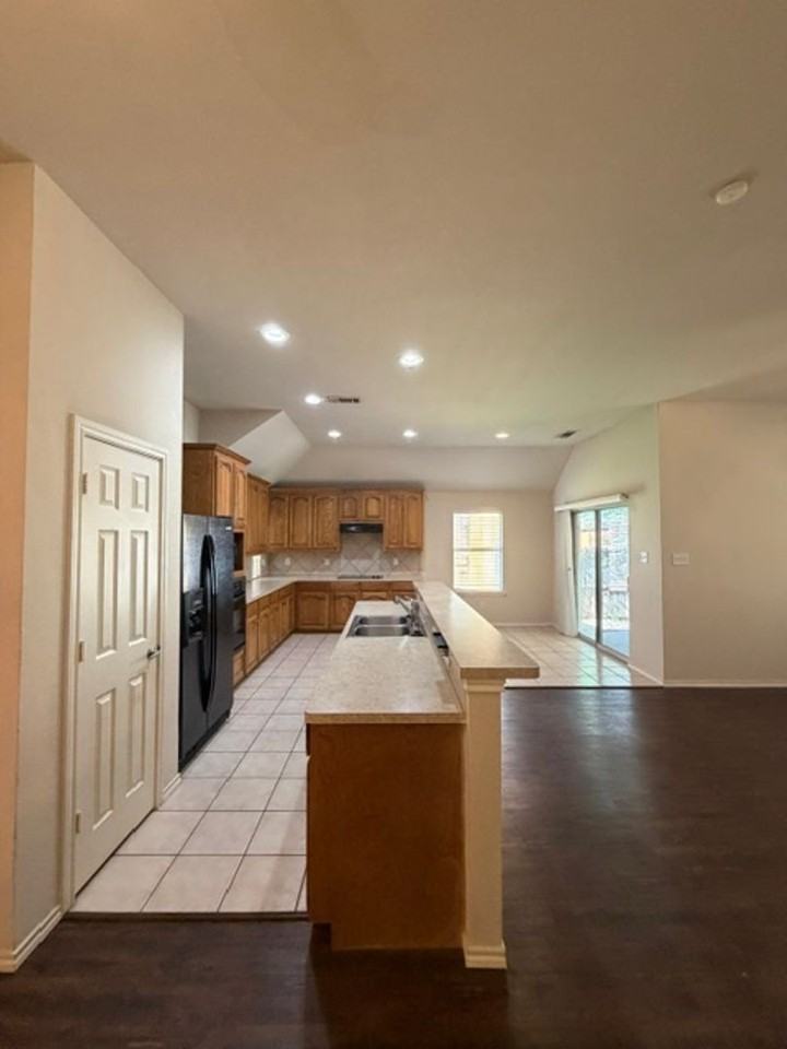 5732 Derek Way - Photo 6 of 15