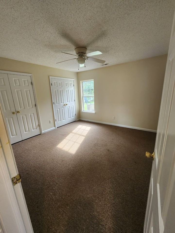 132 Sutton Dr - Photo 5 of 10