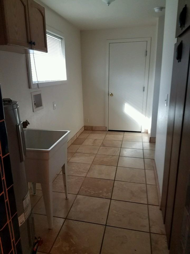 9035 Maple Ave Sw - Photo 6 of 12