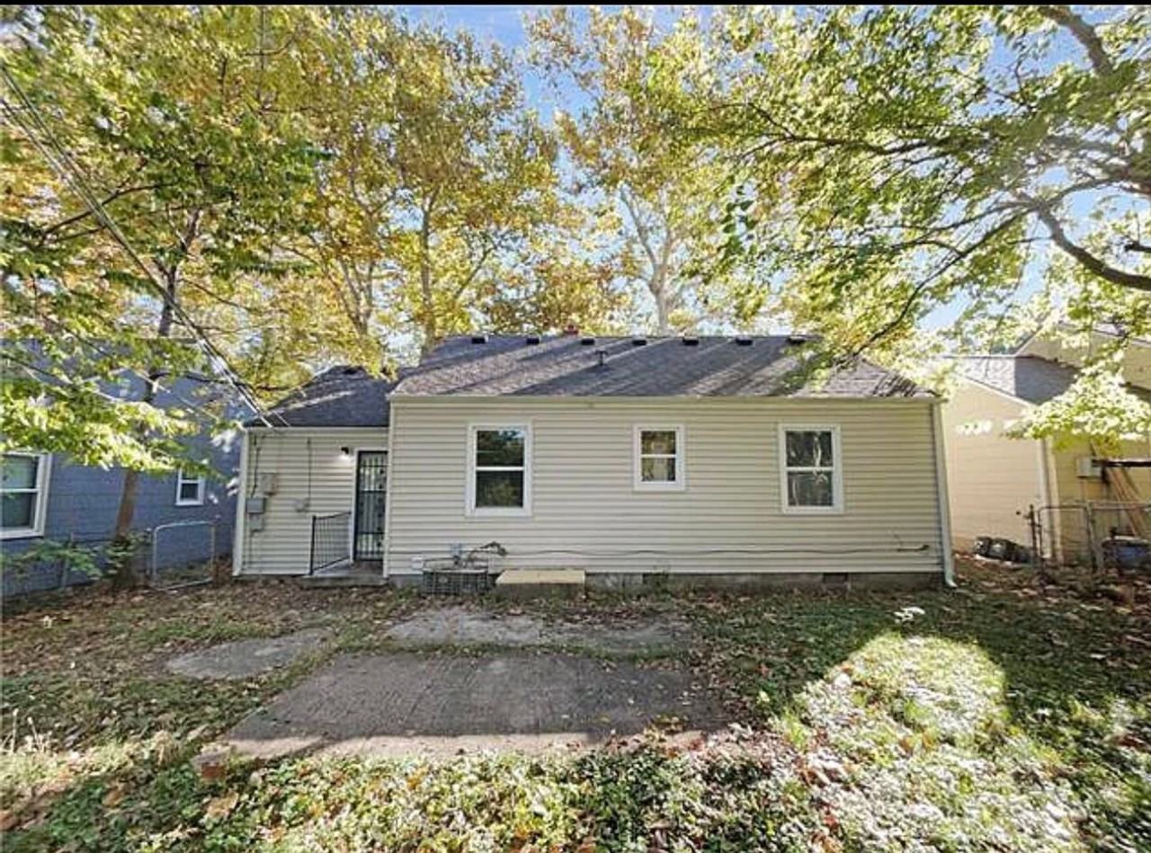 7126 Highland Ave - Photo 3 of 6