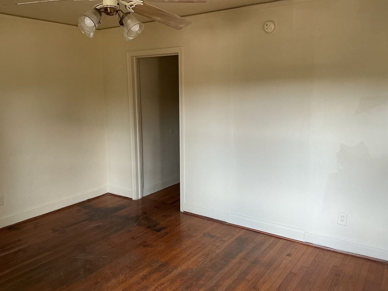 2510 Spring Garden St - Photo 5 of 7