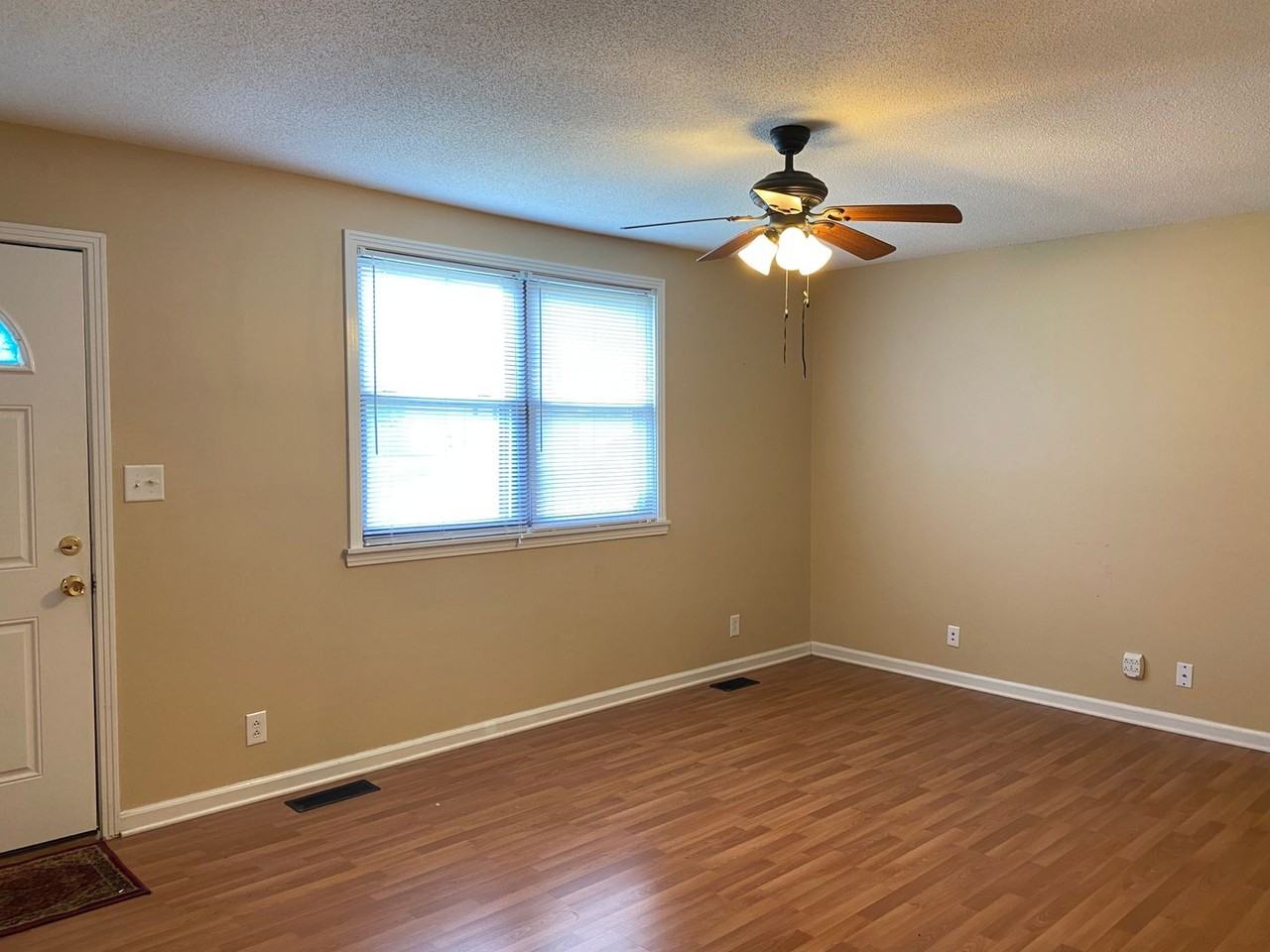 414 N Magnolia Dr - Photo 2 of 25